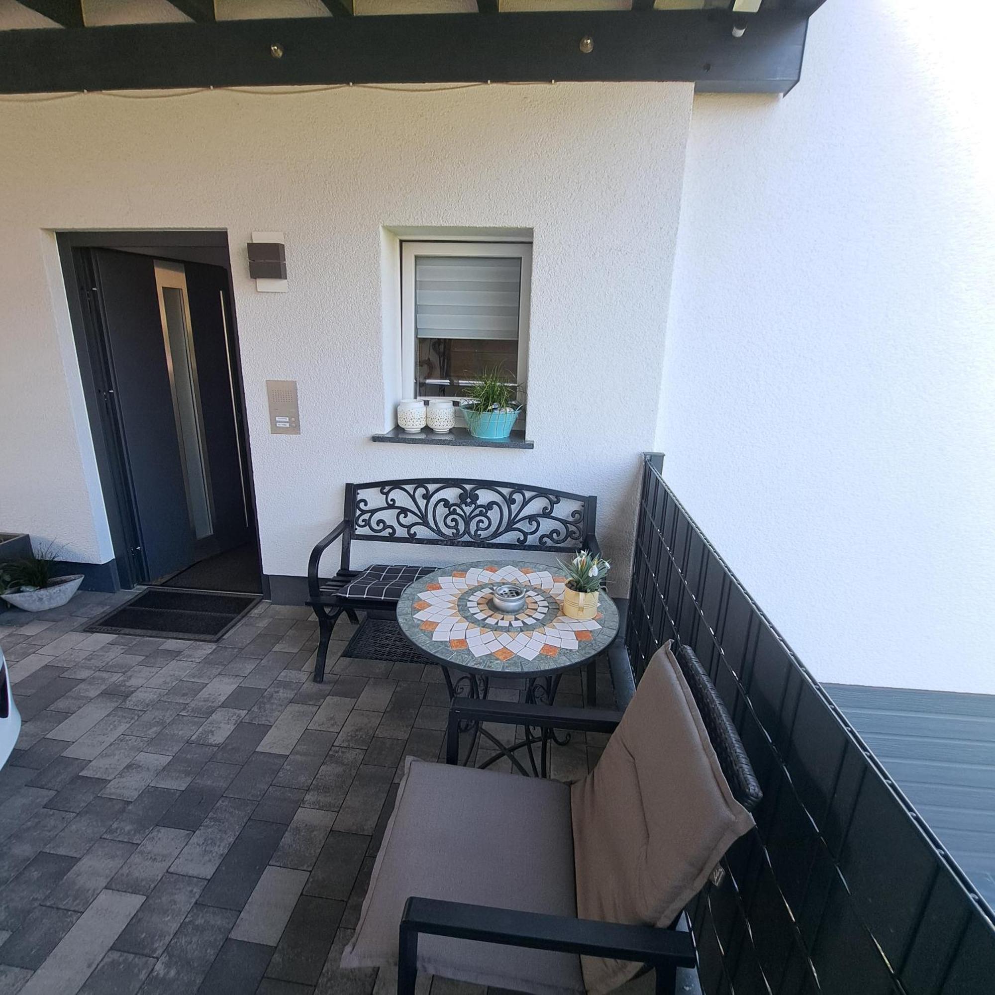 Wunderschoenes 2 Zimmer Apartment Inkl. Parkplatz Asbach  Exterior foto